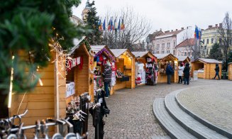 Clujenii, așteptați la Tradiții de Iarnă în Piața Avram Iancu. Ce obiecte și bunătăți „ascund” căsuțele împodobite