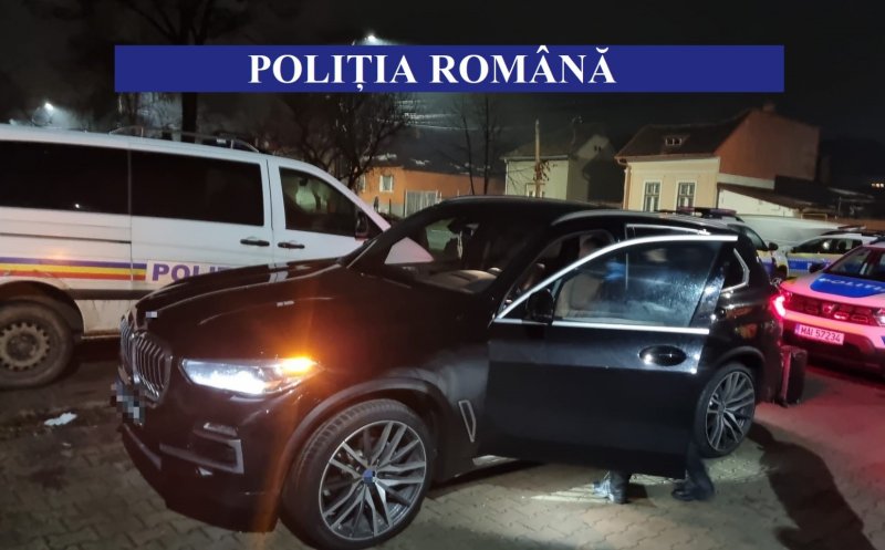 Bolid de lux, furat din SUA, confiscat în Cluj. Era condus de o şoferiţă de 26 de ani