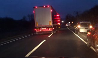 Accident între Gilău și Căpuș. Impact între două mașini/ Se circulă alternativ