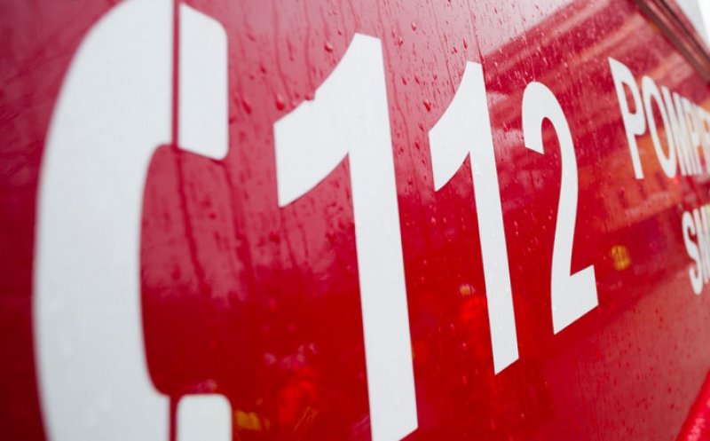 ACCIDENT în Cluj: O şoferiţă de 22 de ani a ieşit dintr-o curte cu spatele, intrând în coliziune cu o autoutilitară