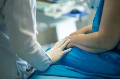 STUDIU Varianta OMICRON prezintă un risc de infectare de 5 ori mai mare decât DELTA