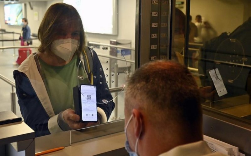 Formularul de localizare pentru intrarea în România poate fi accesat de astăzi. Ce amenzi riscă cei care nu-l completează