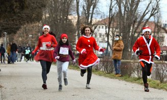 Copiii și adulții din Cluj au alergat după Moș Crăciun în scop caritabil