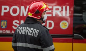 INCENDIU în Cluj-Napoca, pe Aleea Clăbucet. Locatarii s-au auto-evacuat până la sosirea pompierilor