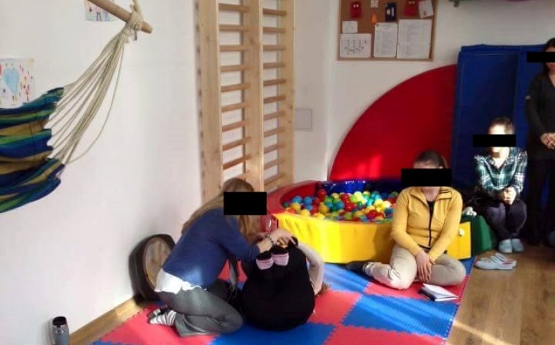 Acuzații grave: Protecția Copilului Cluj a ținut în centre copii care puteau fi de Crăciun cu familii care îi iubesc