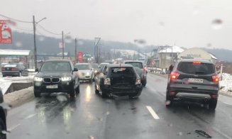 Carambol cu mai multe mașini, la Dej