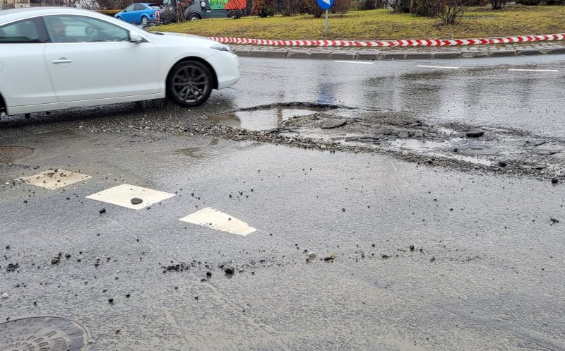 Atenție, șoferi! Pericol în sensul giratoriu de pe Câmpului