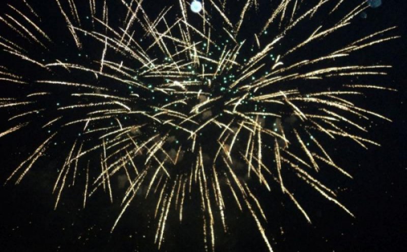 Noapte albă în Florești. Foc superb de artificii pentru intrarea în 2022