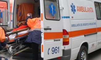 Copil lovit de mașină la Dej. A fost transportat la spital