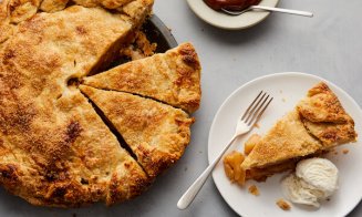 Desert perfect pentru o zi de iarnă. Cum faci cea mai simplă tartă cu mere