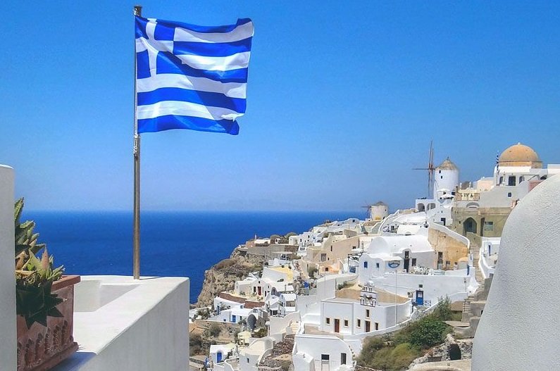 În Grecia se intră doar cu test COVID negativ, indiferent că eşti vaccinat sau nevaccinat