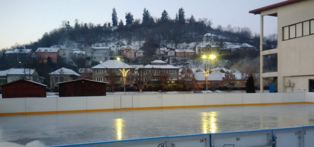 Se deschide un nou patinoar în județul Cluj. Cum se face accesul și cât costă un bilet