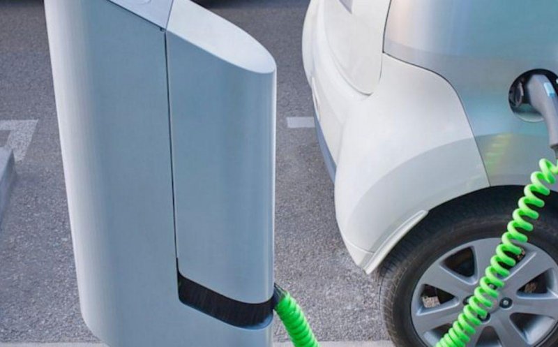 Vești bune pentru bugetarii cu mașini de serviciu. Instituțiile publice pot achiziționa automobile electrice cu 20% din preț