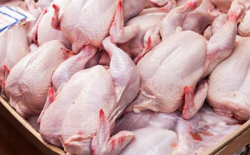 Atenție! Pulpe de pui infectate cu salmonella, într-un mare lanț de magazine