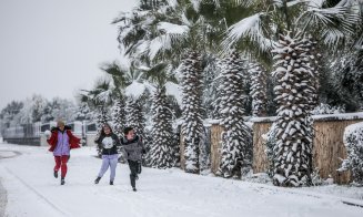 Plajele din Antalya, acoperite cu zăpadă. A nins pentru prima oară după 30 de ani
