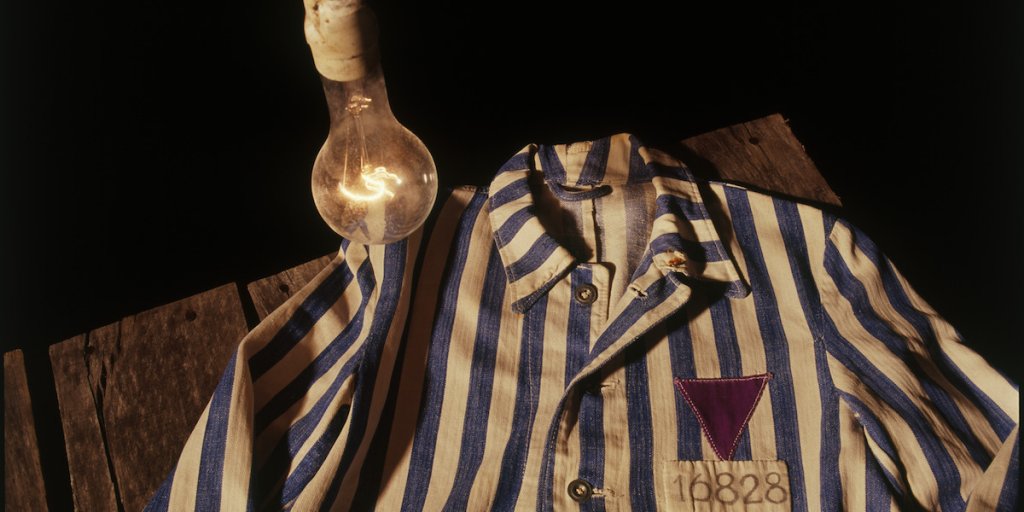 Martorii lui Iehova, victime ale Holocaustului pentru credința lor creștină, neutralitate şi refuzul de a folosi salutul „Heil Hitler”
