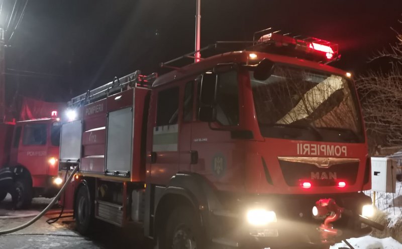 Incendiu în Cluj. O casă a fost cuprinsă de flăcări