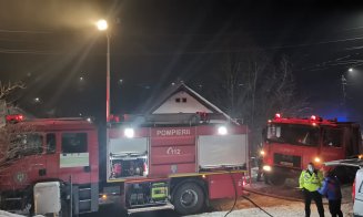 Incendiu în Cluj. O casă a fost cuprinsă de flăcări