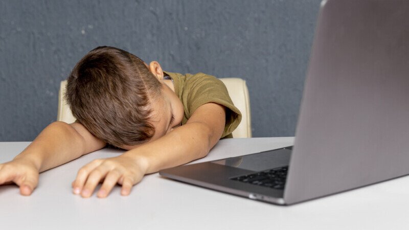 Şcolile din Cluj vor trece cu siguranță în online săptămâna aceasta, spune ministrul Educaţiei