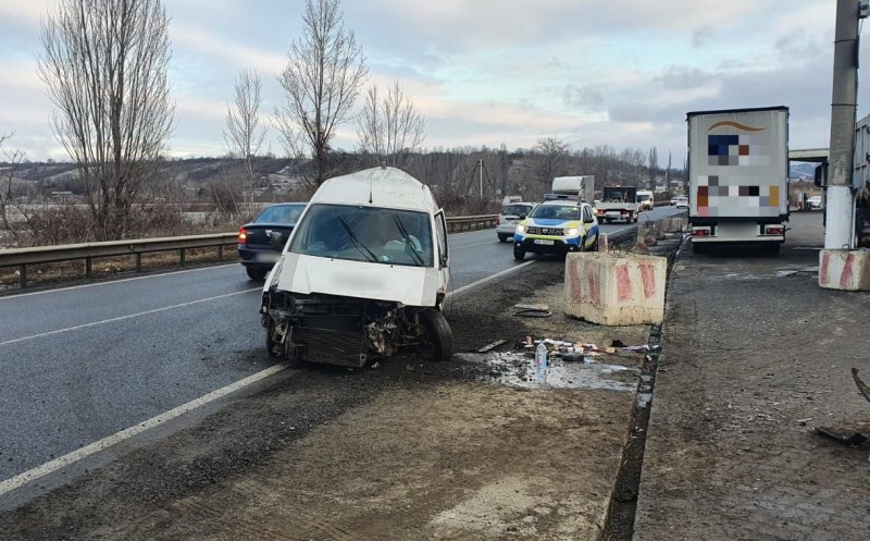 ACCIDENT în Cluj. Un şofer de 19 ani a pierdut controlul volanului într-o curbă şi a ajuns în decor