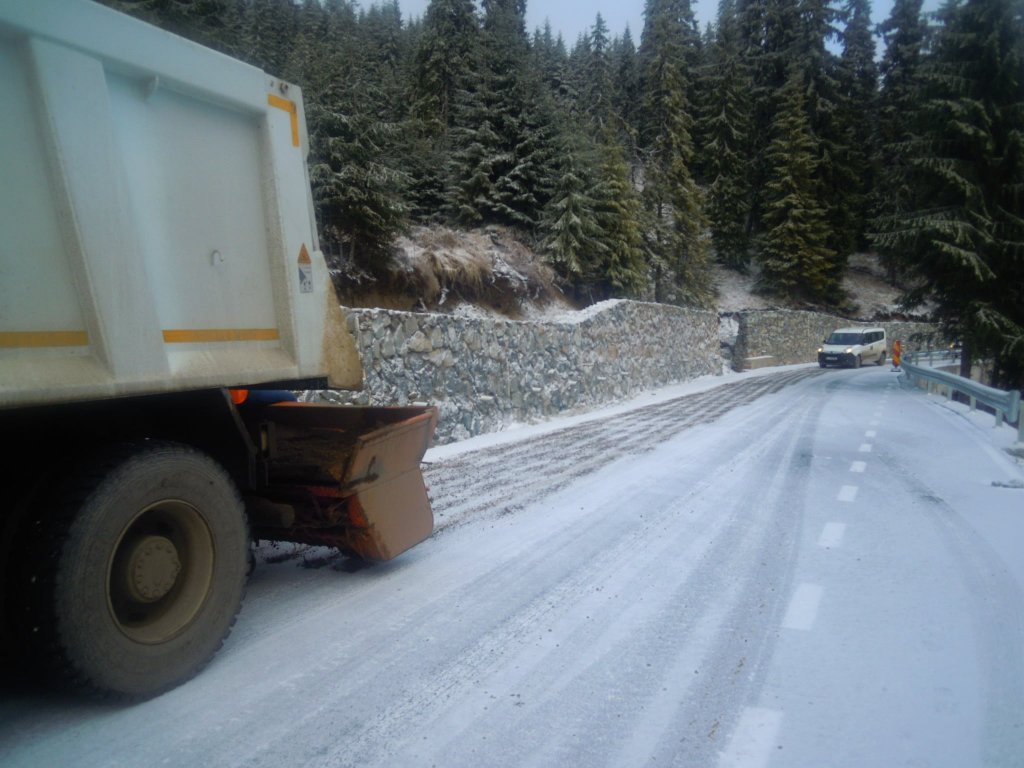 Cum se circulă pe drumurile din Cluj după ultima ninsoare