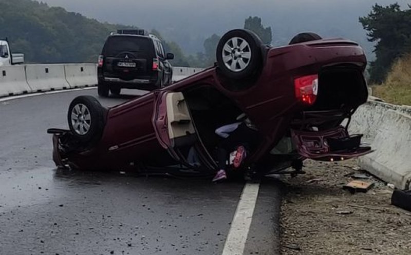Accident în centrul Clujului. Un autoturism s-a răsturnat pe Calea Mănăștur