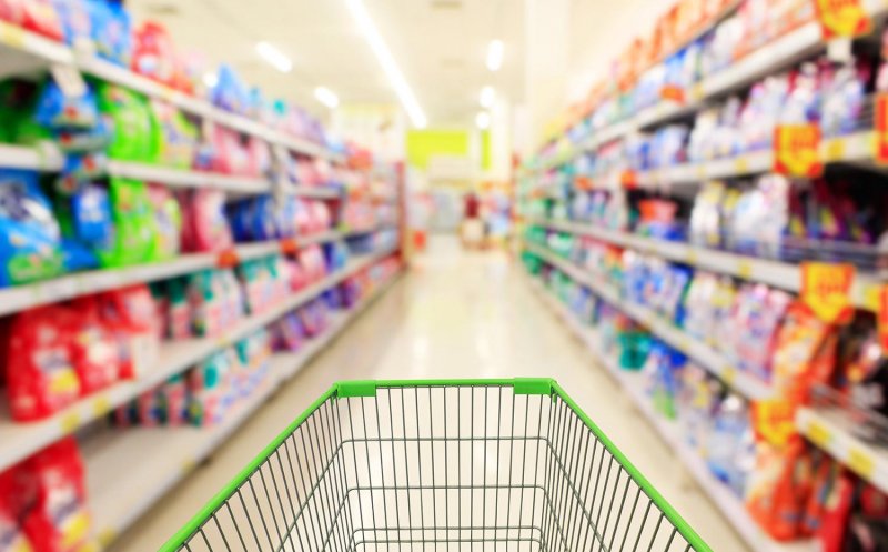 Nevaccinații au voie în supermarketurile din mall, DE AZI!