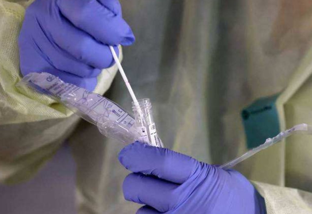 Test-fulger dezvoltat de chinezi pentru depistarea COVID. Ar putea "detrona" PCR-ul
