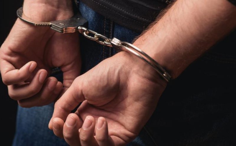 TÂLHĂRIE calificată şi distrugere în judeţul Cluj. Un bărbat a fost reţinut pentru 24 de ore