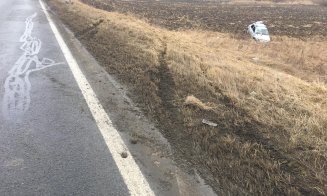 Mașină răsturnată pe Cluj - Turda. S-a rostogolit și ajuns pe câmp/ Șoferul era băut