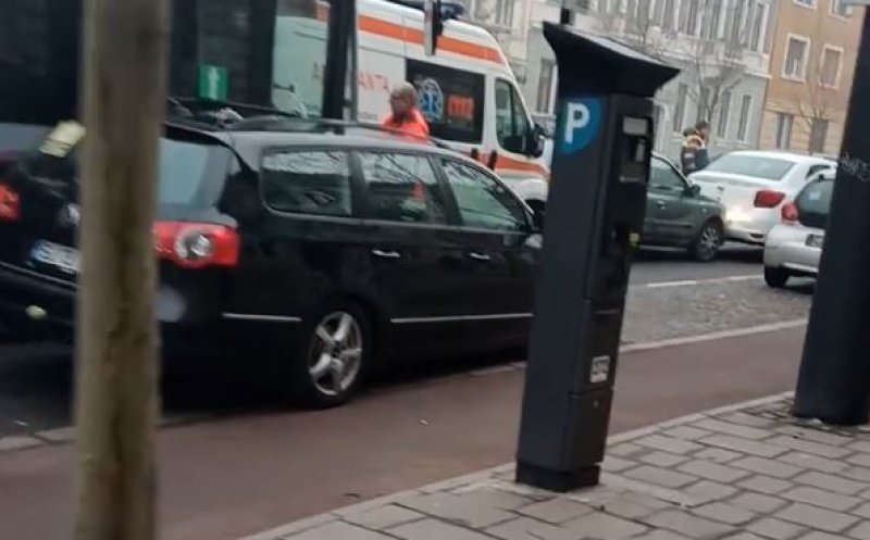 Haos pe Horea! Accident în lanț, după un impact între un autobuz și o ambulanță