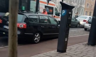 Haos pe Horea! Accident în lanț, după un impact între un autobuz și o ambulanță