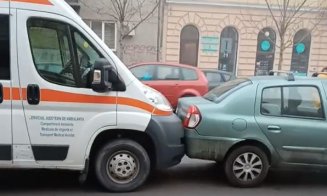 Haos pe Horea. Accident în lanț, după un impact între un autobuz și o ambulanță