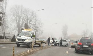 Accident pe Calea Turzii. O mașină s-a făcut praf