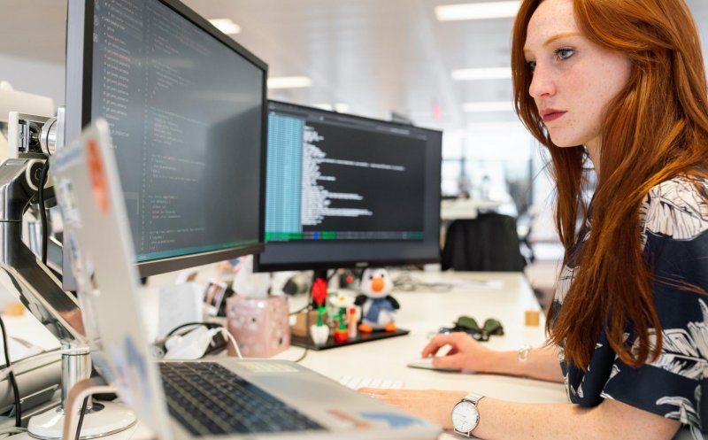 De ce niciun IT-ist nu vrea să lucreze la Primăria Cluj-Napoca pentru 10.000 de lei