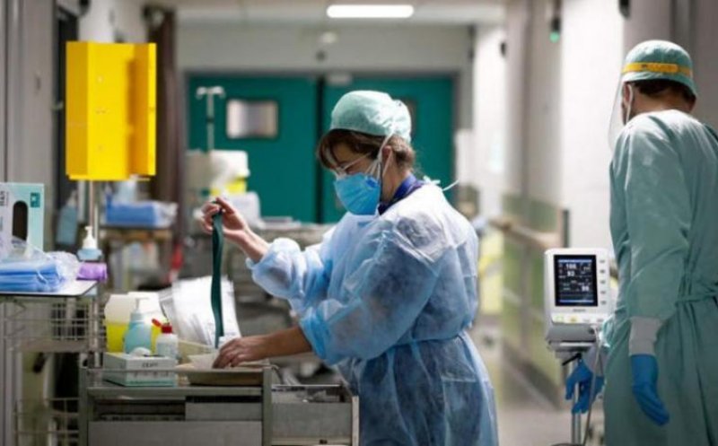 903 cazuri de COVID în ultimele 24 de ore la Cluj. Jumătate din teste sunt pozitive, iar 664 de persoane sunt internate