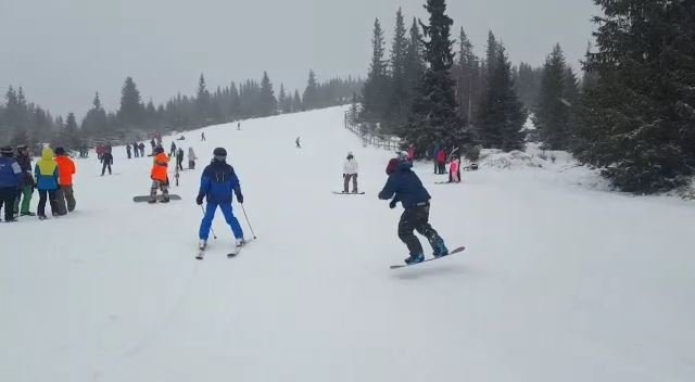 Skipass gratuit pe pârtiile Buscat vinerea asta pentru elevi: "De dragul vacanței de iarnă pe care o meritau!"