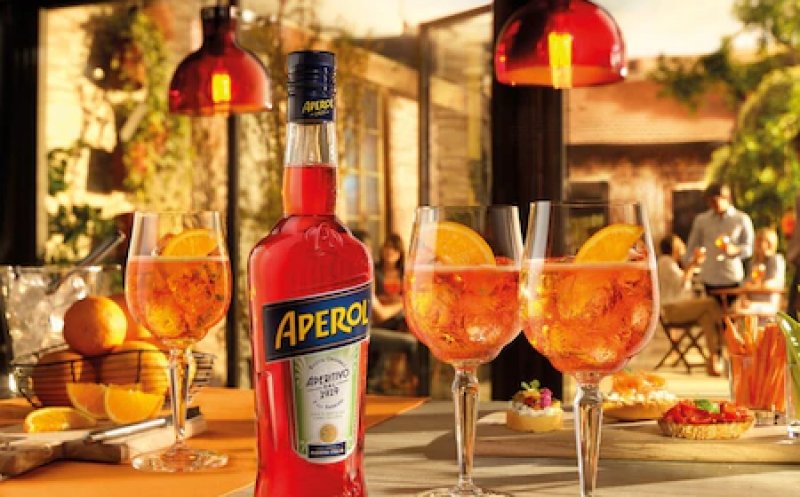 Aperol Spritz: istoria cocktail-ului deja legendar