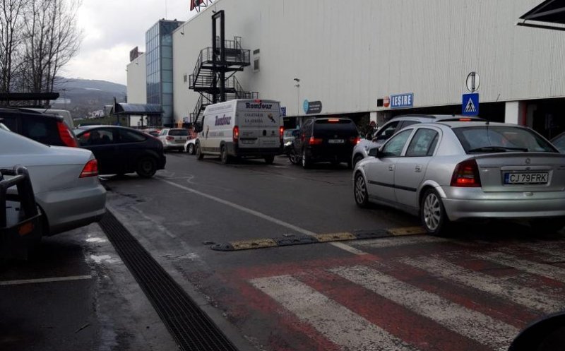 Nou acces auto și pietonal la Auchan Iris