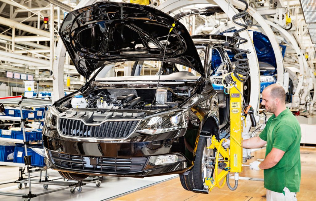 Ce se mai aude de gigantul auto care ar putea prelua integral Tetarom V Luna