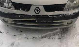 A venit iarna la Cluj: "Evitaţi Făget, Sălicea, Ciurila e patinoar!" Accident la Sf. Ion