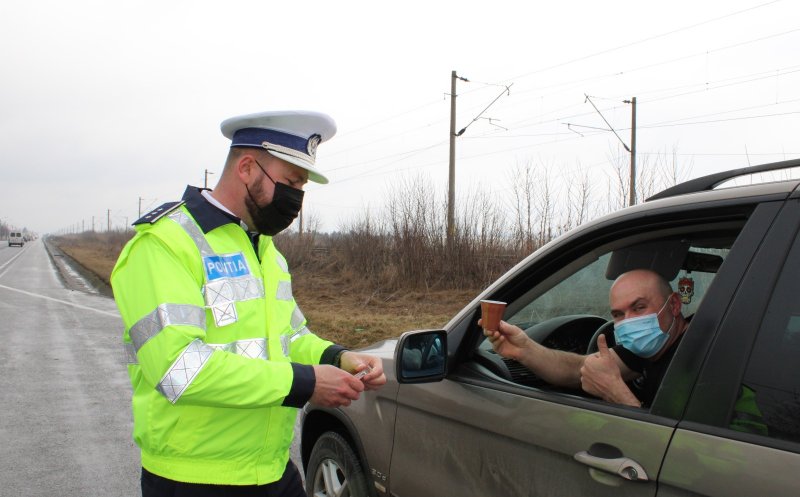 Polițiștii clujeni, acțiune de informare pentru șoferii ucraineni. Le-au oferit și câte o cafea sau ceai