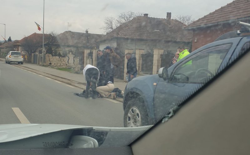 Pieton, lovit de mașină la intrare în Florești