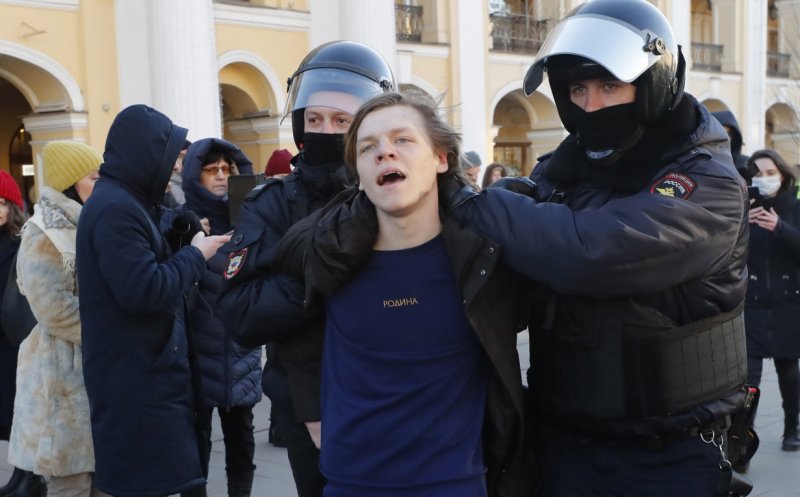 Tensiuni uriașe la Moscova din cauza războiului. Violențe, proteste și amenințări cu bombă