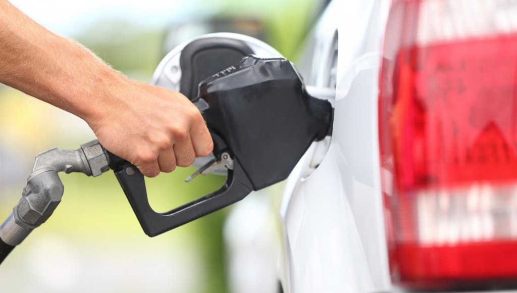 Consiliul Concurenței anchetează scumpirea carburanţilor / Ministrul Energiei: „Nu se vor scumpi la 9, 10, 11 lei"