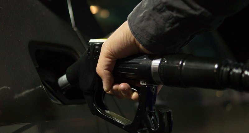 Nebunia de la benzinării. 100 de echipe de la Antifraudă verifică piața carburanților