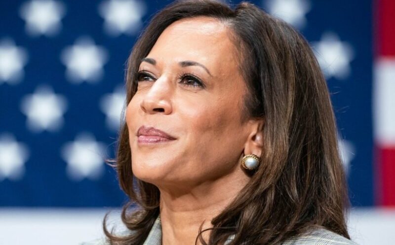 Kamala Harris a ajuns în România/ Vicepreşedintele SUA, întâlnire cu Klaus Iohannis la Cotroceni