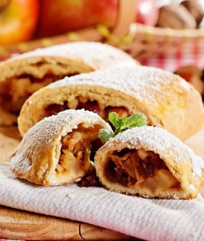 Desert de weekend din Ardeal. Cum faci cel mai bun ștrudel cu mere