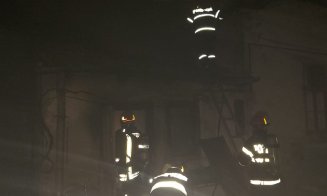 INCENDIU în Cluj-Napoca. Un bărbat s-a luptat cu flăcările până la sosirea pompierilor