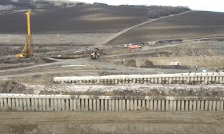 Ce se mai întâmplă pe Autostrada Sebeş Turda în zona alunecării de teren de la Oiejdea